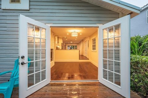 House in Sarasota, Florida 2 bedrooms, 93.65 sq.m. № 1350982 - photo 9