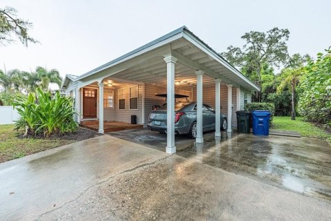 House in Sarasota, Florida 2 bedrooms, 93.65 sq.m. № 1350982 - photo 1