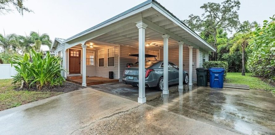 House in Sarasota, Florida 2 bedrooms, 93.65 sq.m. № 1350982