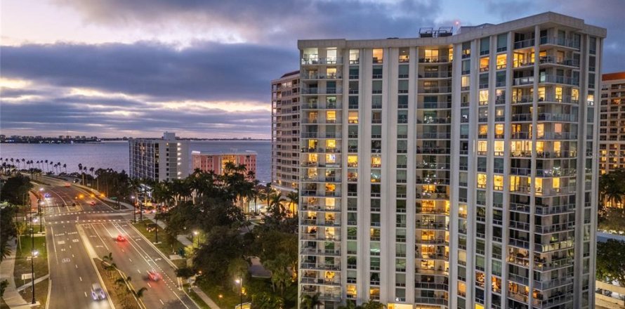 Condominio en Sarasota, Florida, 2 dormitorios  № 1509989