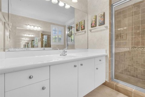 Купить виллу или дом в Уэстон, Флорида 8 комнат, 248.42м2, № 2044560 - фото 24