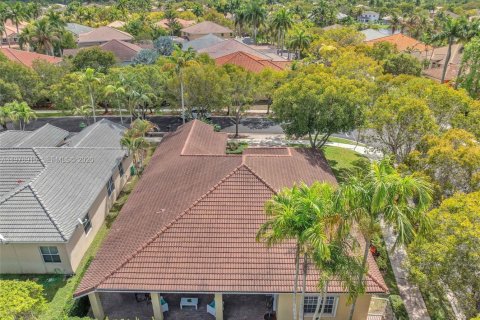 Купить виллу или дом в Уэстон, Флорида 8 комнат, 248.42м2, № 2044560 - фото 9