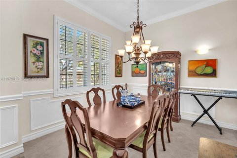 Купить виллу или дом в Уэстон, Флорида 8 комнат, 248.42м2, № 2044560 - фото 30