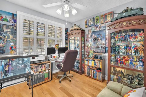 Купить виллу или дом в Уэстон, Флорида 8 комнат, 248.42м2, № 2044560 - фото 21