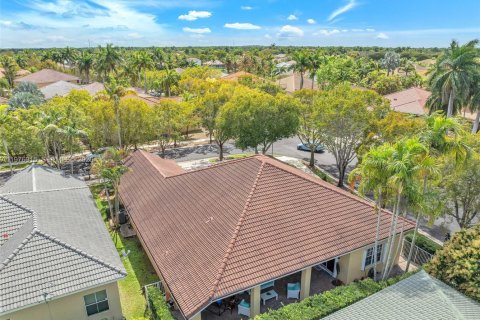 Купить виллу или дом в Уэстон, Флорида 8 комнат, 248.42м2, № 2044560 - фото 10