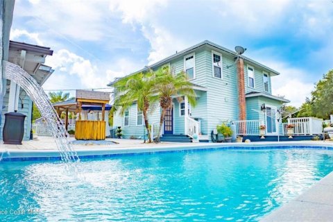 House in Cocoa, Florida 4 bedrooms, 221.85 sq.m. № 2110405 - photo 18