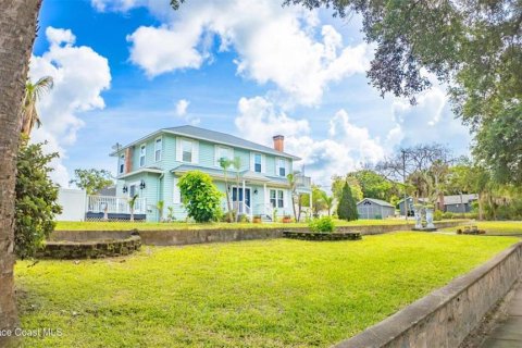 House in Cocoa, Florida 4 bedrooms, 221.85 sq.m. № 2110405 - photo 5