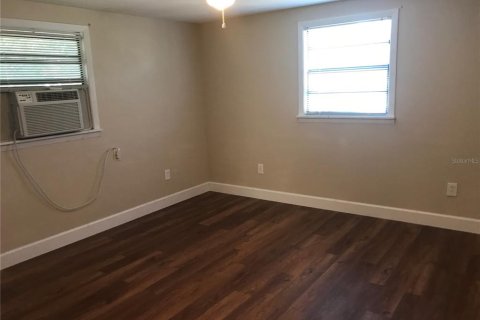 Villa ou maison à louer à Brandon, Floride: 1 chambre, 92.9 m2 № 2414075 - photo 8