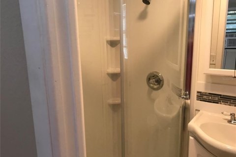 Villa ou maison à louer à Brandon, Floride: 1 chambre, 92.9 m2 № 2414075 - photo 6