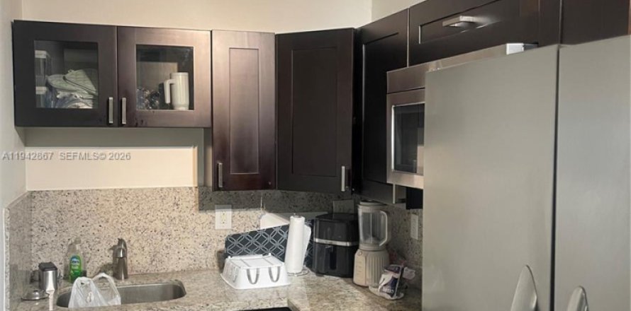 Condo in Fort Lauderdale, Florida, 1 bedroom  № 2059778
