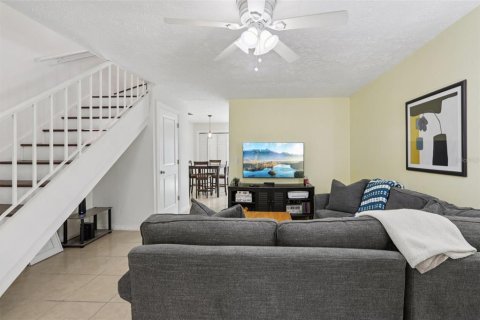 Townhouse in Tampa, Florida 2 bedrooms, 98.85 sq.m. № 1870553 - photo 4