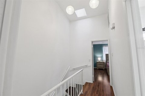Townhouse in Tampa, Florida 2 bedrooms, 98.85 sq.m. № 1870553 - photo 12