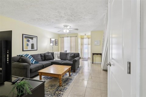 Townhouse in Tampa, Florida 2 bedrooms, 98.85 sq.m. № 1870553 - photo 6