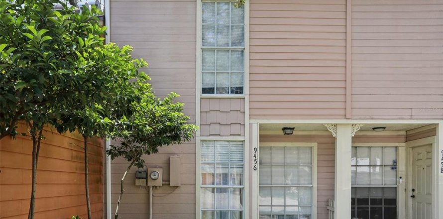 Townhouse in Tampa, Florida 2 bedrooms, 98.85 sq.m. № 1870553
