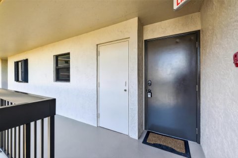 Condo in St. Lucie, Florida, 3 bedrooms  № 2088121 - photo 26