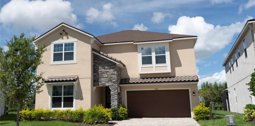 Casa en Kissimmee, Florida 9 dormitorios, 387.31 m2 № 1885574