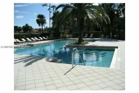 Condo in Margate, Florida, 2 bedrooms  № 1989603 - photo 11