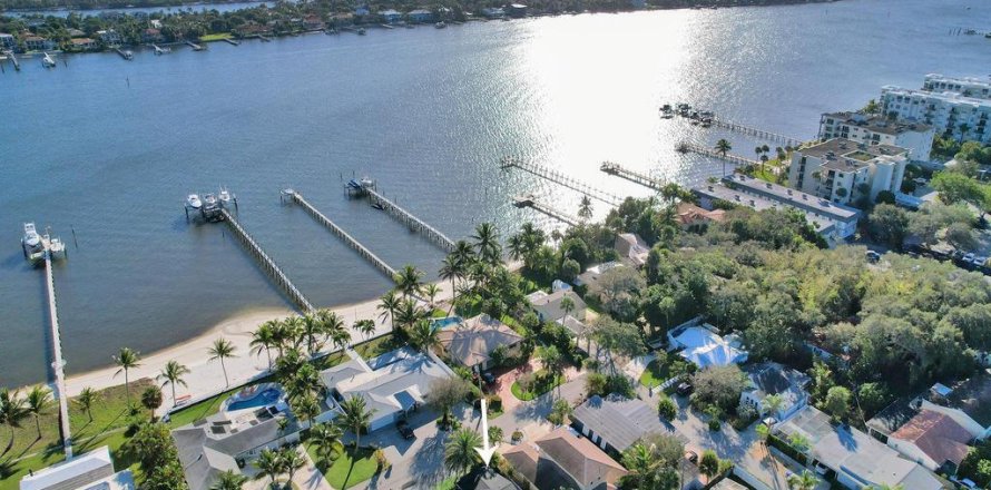 Villa ou maison à Lantana, Floride 3 chambres, 139.35 m2 № 1079638