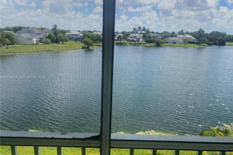 Appartement à louer à Doral, Floride: 2 chambres, 94.3 m2 № 2168196 - photo 3