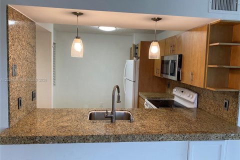 Appartement à louer à Doral, Floride: 2 chambres, 94.3 m2 № 2168196 - photo 9