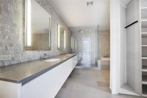 Condominio en venta en Miami, Florida, 2 dormitorios, 115.01 m2 № 2029409 - foto 5