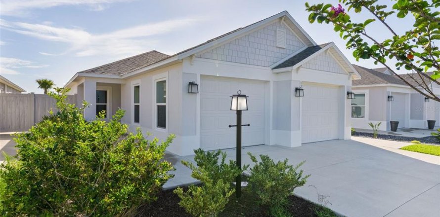 House in The Villages, Florida 3 bedrooms, 139.07 sq.m. № 2208905