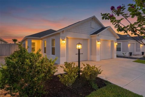 House in The Villages, Florida 3 bedrooms, 139.07 sq.m. № 2208905 - photo 2