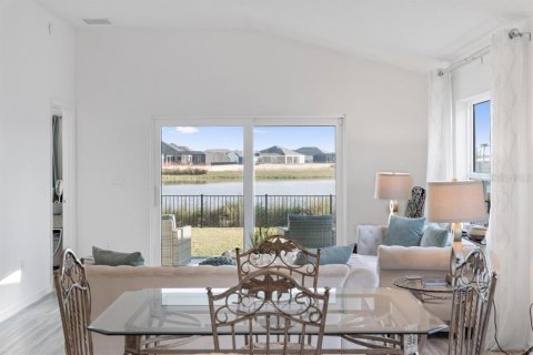 House in The Villages, Florida 3 bedrooms, 139.07 sq.m. № 2208905 - photo 19