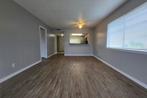 Condo in Tampa, Florida, 1 bedroom  № 1893661 - photo 6