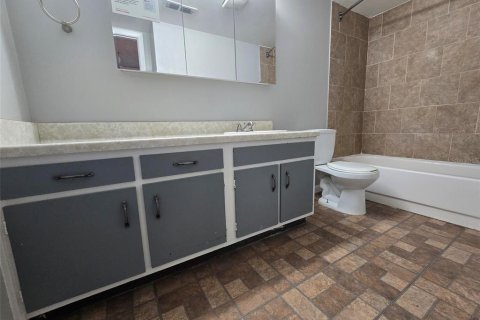 Condo in Tampa, Florida, 1 bedroom  № 1893661 - photo 9