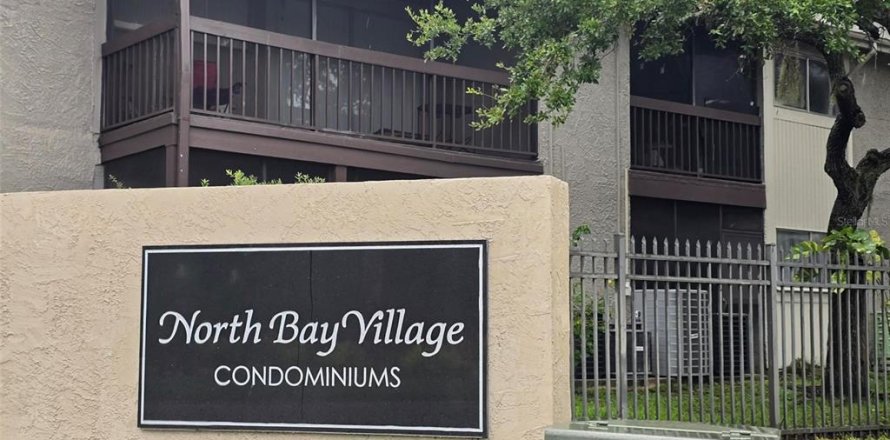 Condominio en Tampa, Florida, 1 dormitorio № 1893661