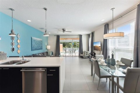 Adosado en venta en Clermont, Florida, 3 dormitorios, 140.47 m2 № 2404898 - foto 8