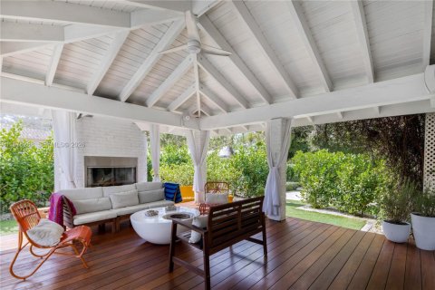 House in Miami Shores, Florida 3 bedrooms, 168.34 sq.m. № 2043943 - photo 3