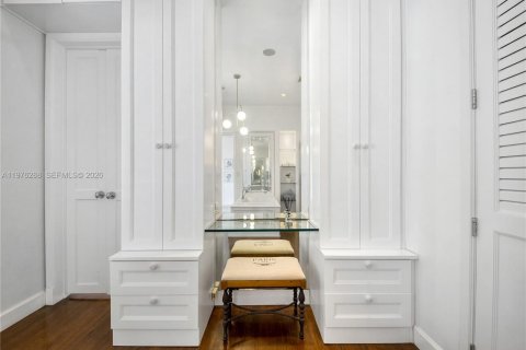 House in Miami Shores, Florida 3 bedrooms, 168.34 sq.m. № 2043943 - photo 24