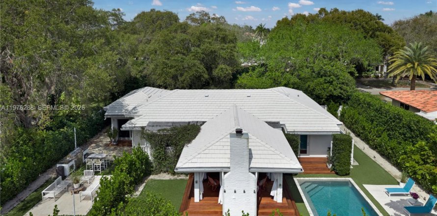 House in Miami Shores, Florida 3 bedrooms, 168.34 sq.m. № 2043943