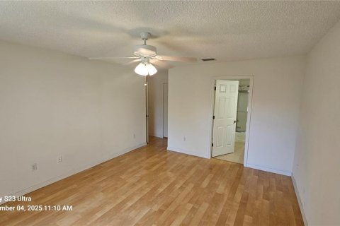 Casa en alquiler en Palm Coast, Florida, 4 dormitorios, 160.91 m2 № 1911487 - foto 13