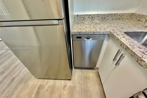 Immobilier commercial à vendre à Miami, Floride: 129.51 m2 № 2004617 - photo 8