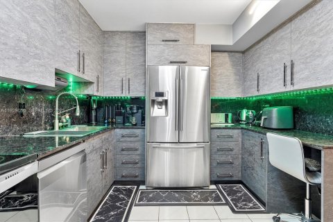 Copropriété à vendre à Hollywood, Floride: 2 chambres, 114.27 m2 № 1989662 - photo 7