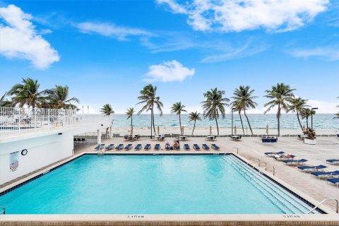 Copropriété à vendre à Hollywood, Floride: 2 chambres, 114.27 m2 № 1989662 - photo 15