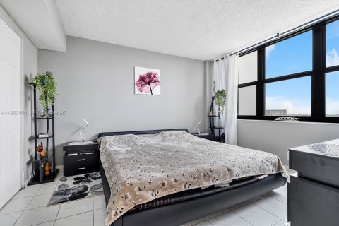 Copropriété à vendre à Hollywood, Floride: 2 chambres, 114.27 m2 № 1989662 - photo 11