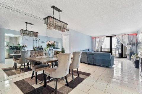 Copropriété à vendre à Hollywood, Floride: 2 chambres, 114.27 m2 № 1989662 - photo 5