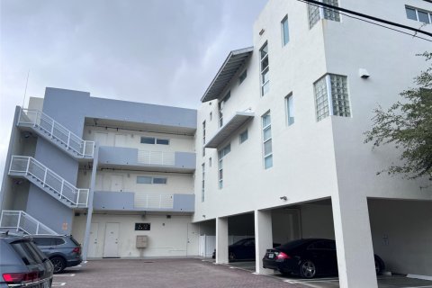 Condominio en alquiler en Delray Beach, Florida, 3 dormitorios, 185.8 m2 № 1058872 - foto 1