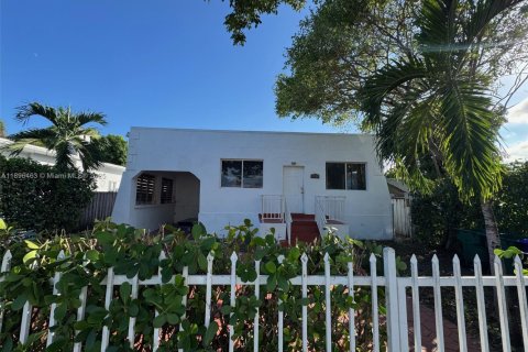 Casa en venta en Miami, Florida, 4 dormitorios, 180.04 m2 № 1949599 - foto 13