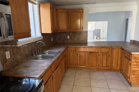 Купить виллу или дом в Майами, Флорида 4 спальни, 180.04м2, № 1949599 - фото 28