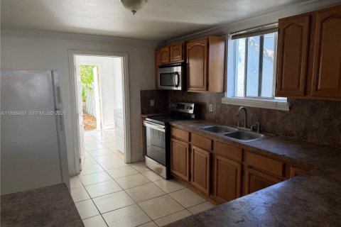 Купить виллу или дом в Майами, Флорида 4 спальни, 180.04м2, № 1949599 - фото 24