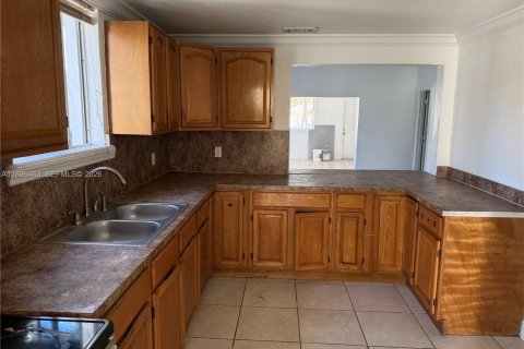 Купить виллу или дом в Майами, Флорида 4 спальни, 180.04м2, № 1949599 - фото 27