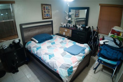 Immobilier commercial à vendre à Hialeah, Floride: 151.15 m2 № 1945756 - photo 6