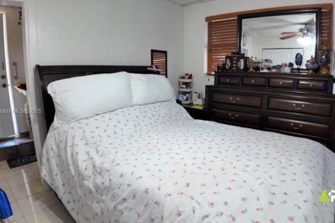 Immobilier commercial à vendre à Hialeah, Floride: 151.15 m2 № 1945756 - photo 27