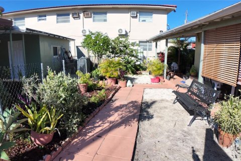 Immobilier commercial à vendre à Hialeah, Floride: 151.15 m2 № 1945756 - photo 5