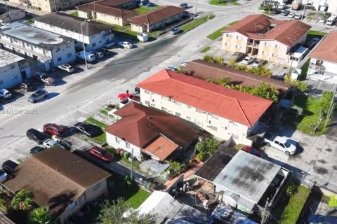 Immobilier commercial à vendre à Hialeah, Floride: 151.15 m2 № 1945756 - photo 2